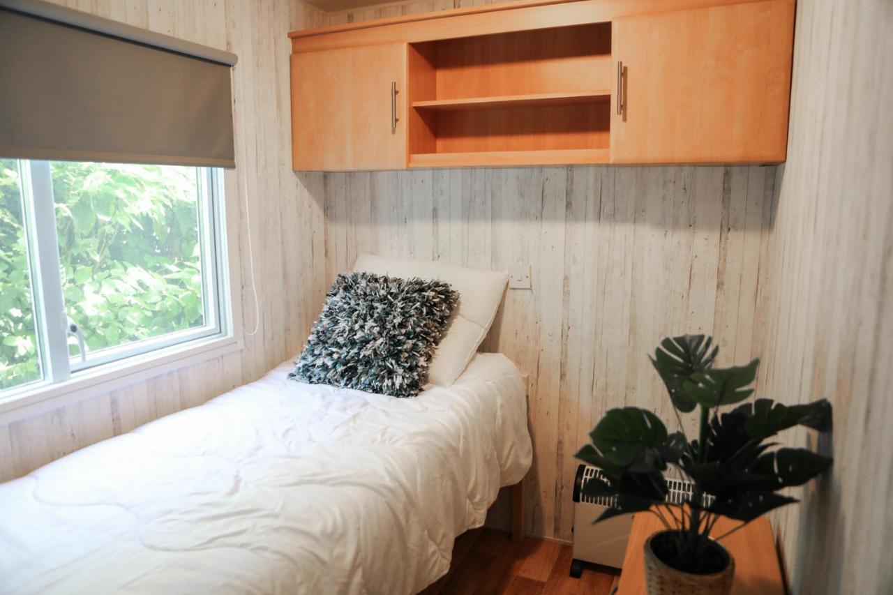 Chalet Op 5* Camping De Paardekreek Kortgene Ngoại thất bức ảnh