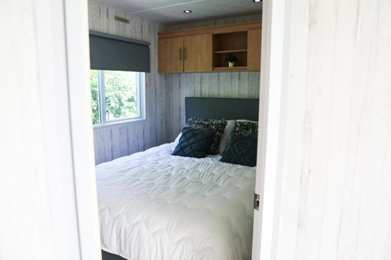 Chalet Op 5* Camping De Paardekreek Kortgene Ngoại thất bức ảnh