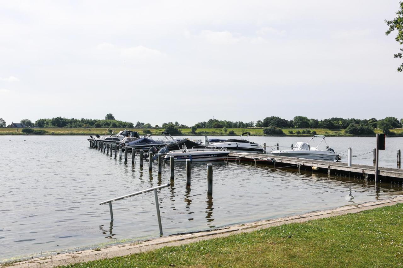 Chalet Op 5* Camping De Paardekreek Kortgene Ngoại thất bức ảnh
